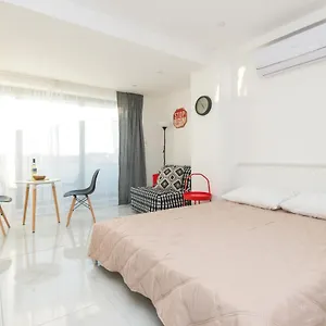 Six , Larnaca Cypr